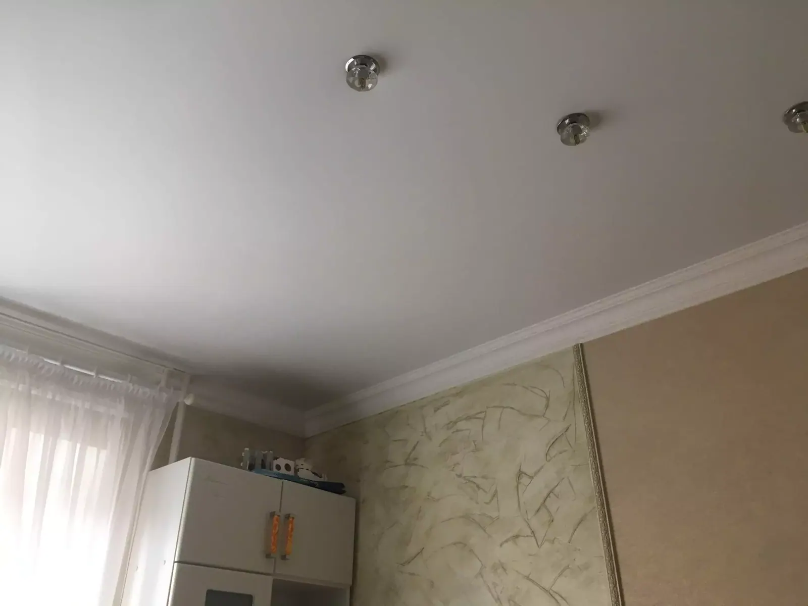 Матовый натяжной потолок в квартиру — Подольск, Колхозная улица, 1/6, фото 3